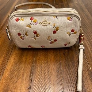 COACH PRAIRIE CHERRY 🍒 CROSS BODY BAG